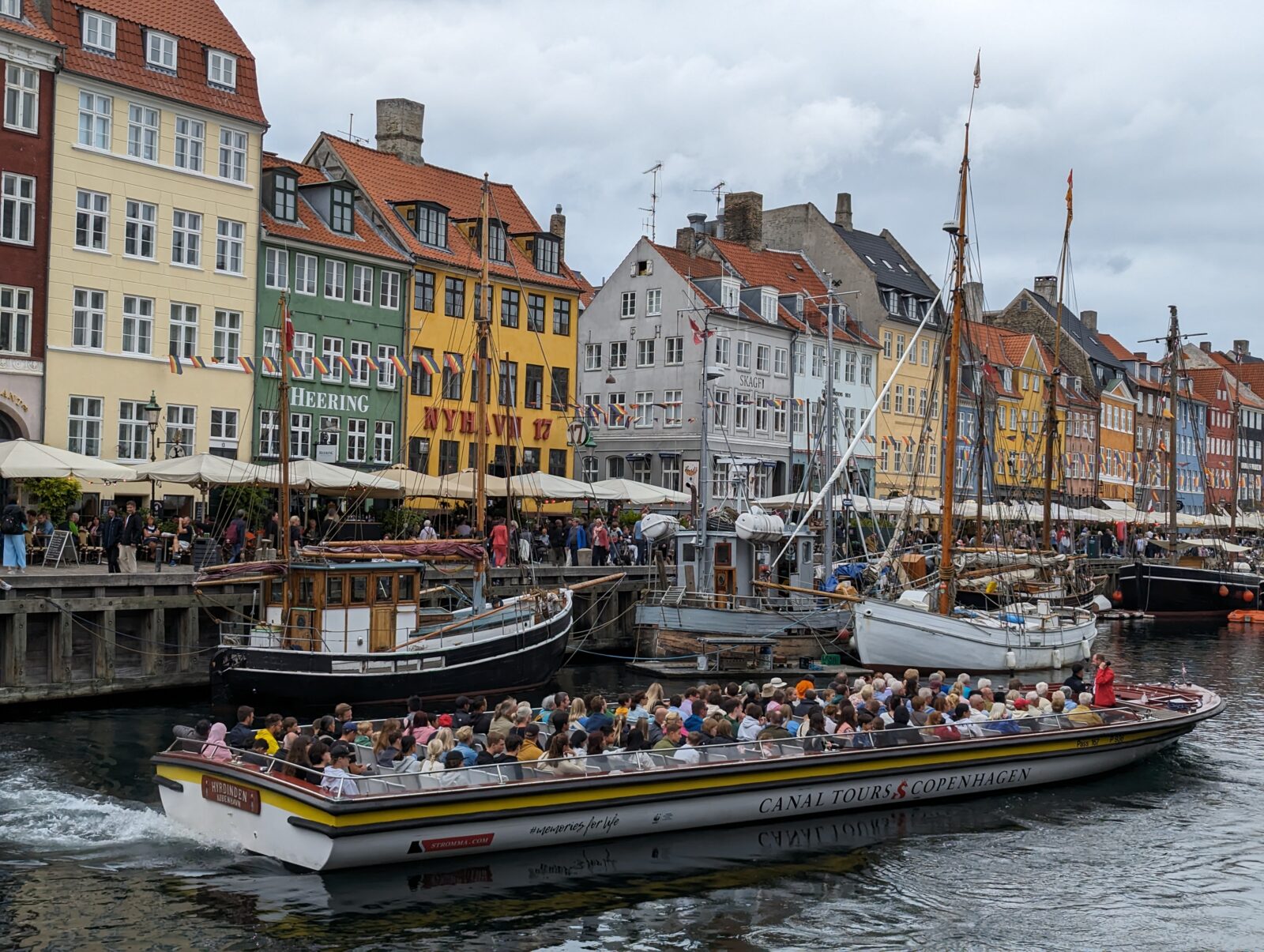 Barco Passion Copenhague Distrito de Nyhavn Copenhague